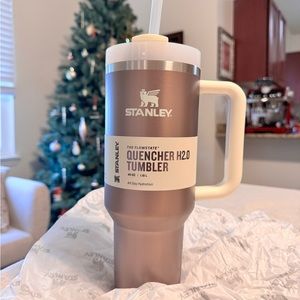 Brand new Stanley Tumbler Rose Quartz Glow